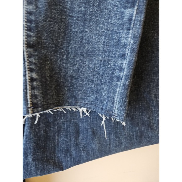 Maurices Boyfriend Crop Jeans Women's Size 6 Medium Wash Raw Hem Stretch NWT - Picture 3 of 11